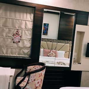 Deluxe Double Room Bath